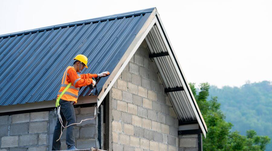 Professional residential roofers in Youngstown, FL